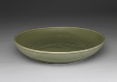 图片[2]-Dish with incised lotus pattern in celadon glaze, Longquan ware. Ming dynasty, 15th -16th century.-China Archive